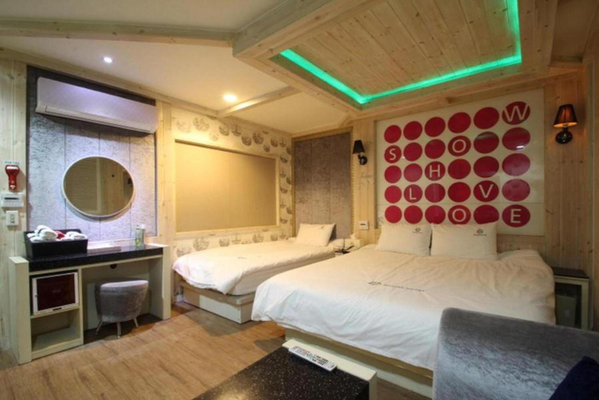 Show Hotel Haeundae Пусан Экстерьер фото